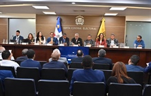 Mesa Técnica de la JCE trata avances de la renovación de la cédula con...