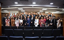 Presidente JCE recibe delegación de Jóvenes por la Democracia