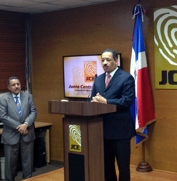 Presidente JCE informa reunión con Canciller de la República y Director ...